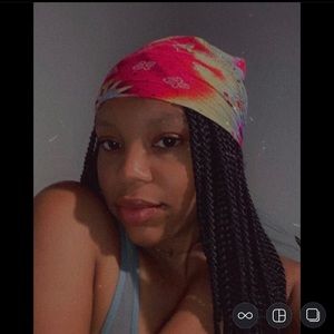 Meet your Posher, Shakira